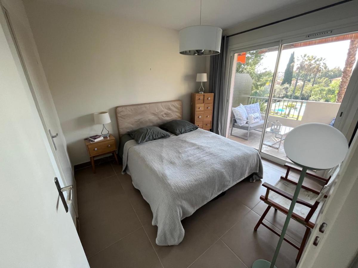 Appartement Avec Terrasse, Vue Jardin Et Piscine Antibes Exterior foto